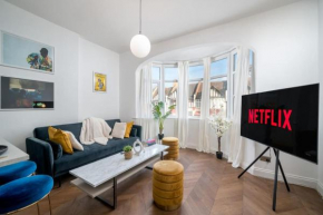Beautiful luxe 3 Bedroom with 4 Beds